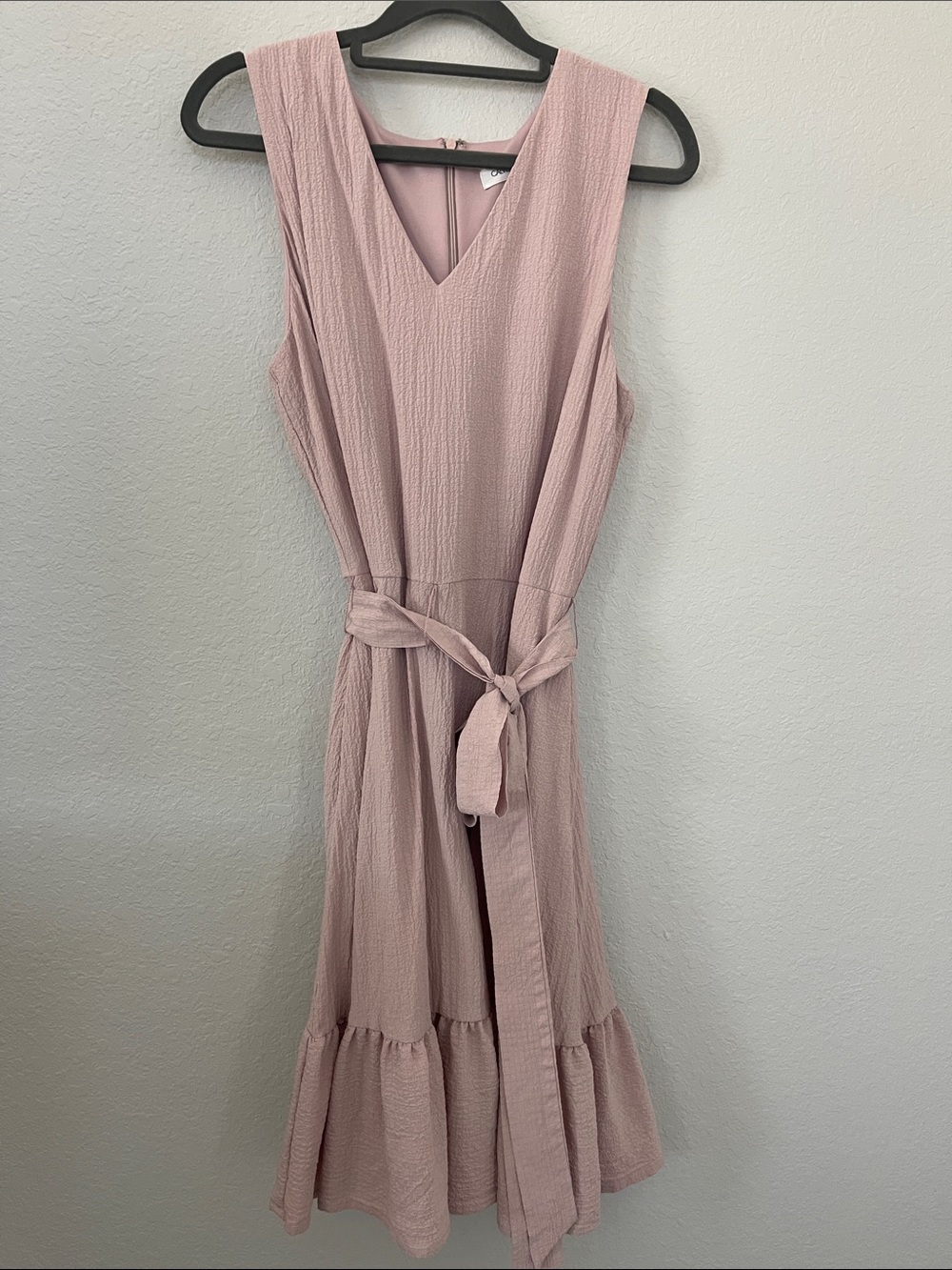 Calvin Klein Dusty Rose Sleeveless V-Neck Midi Dress‎ with Tie Waist